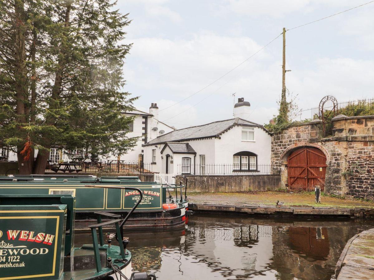 Scotch Hall Cottage ランゴレン エクステリア 写真